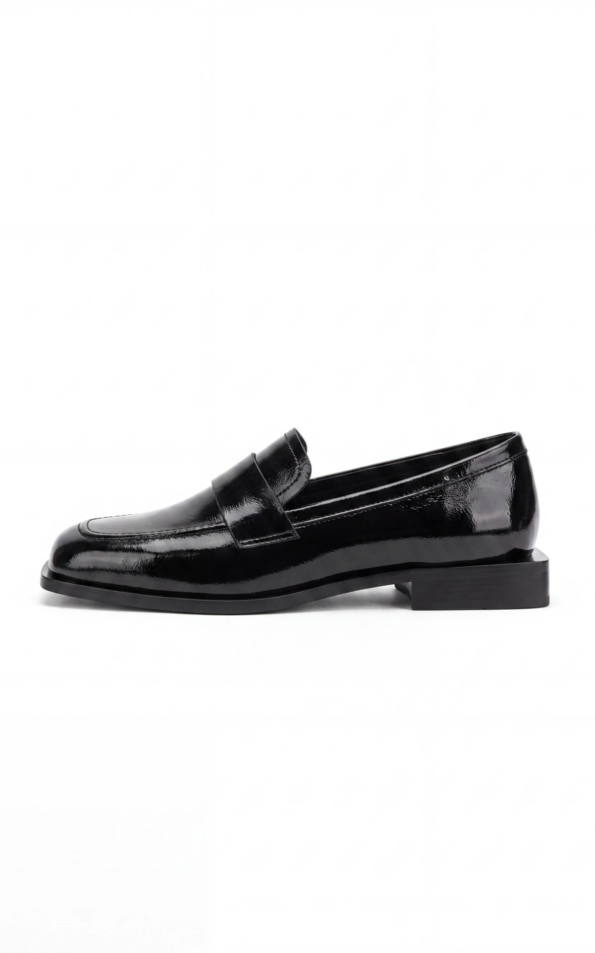 Lakierowane loafersy ELLIS z kwadratowym noskiem