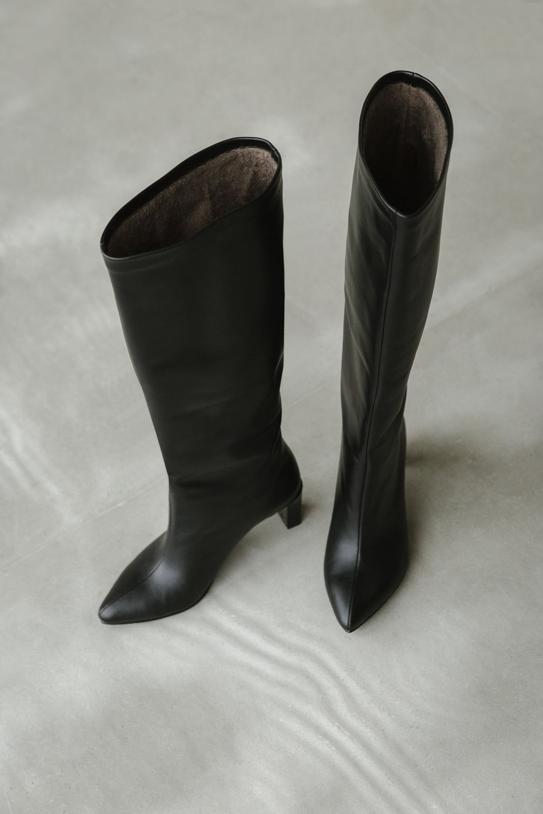 Knee High Heeled Leather Boots - Black | COOSH