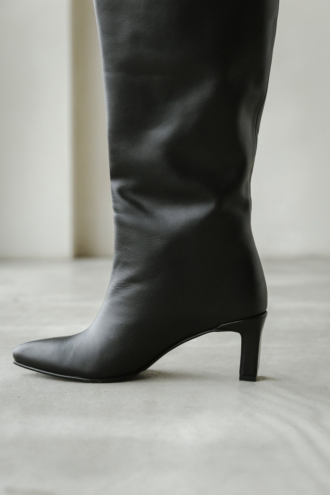 Knee High Heeled Leather Boots - Black | COOSH