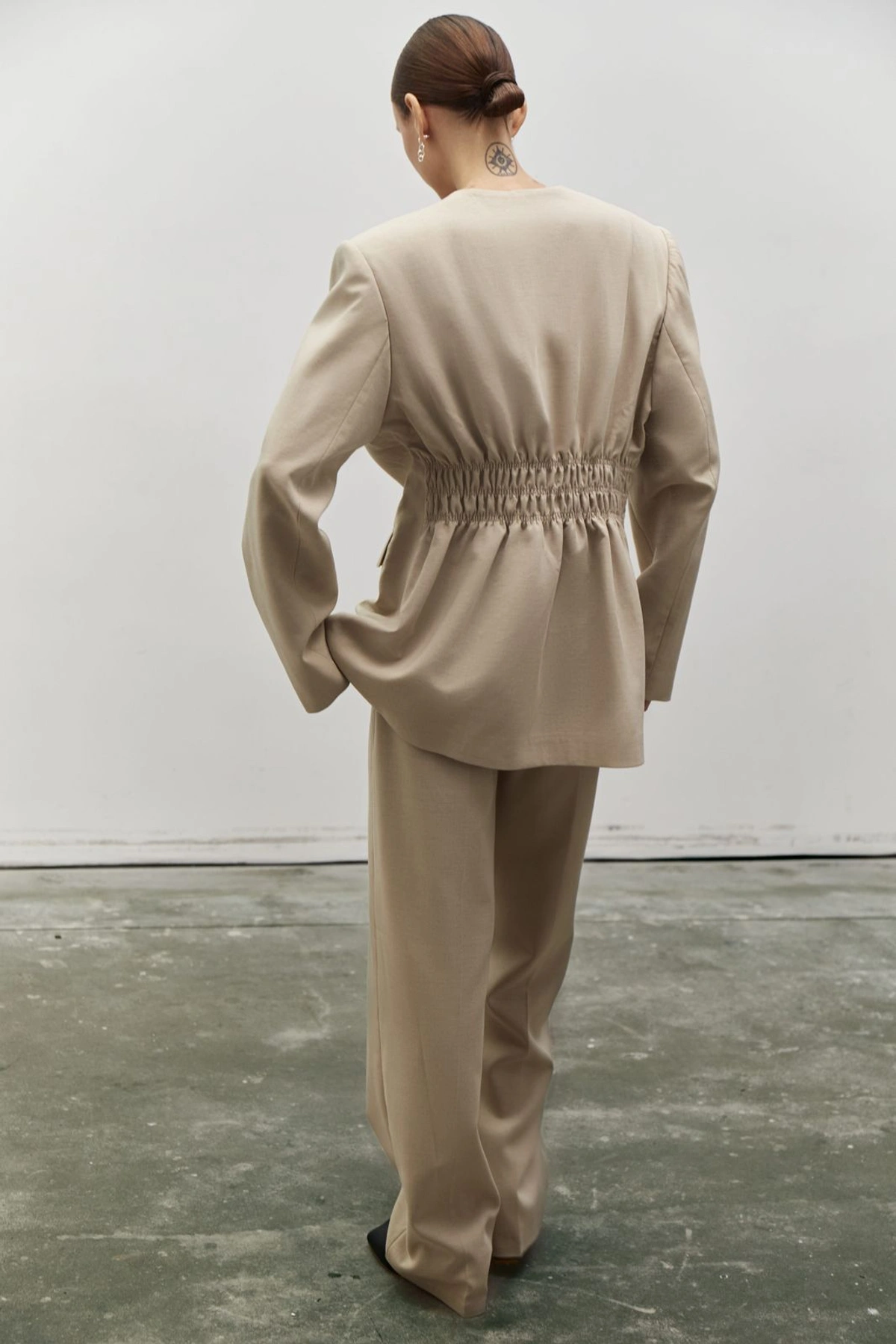 Collarless Blazer with Elastic DEWA
