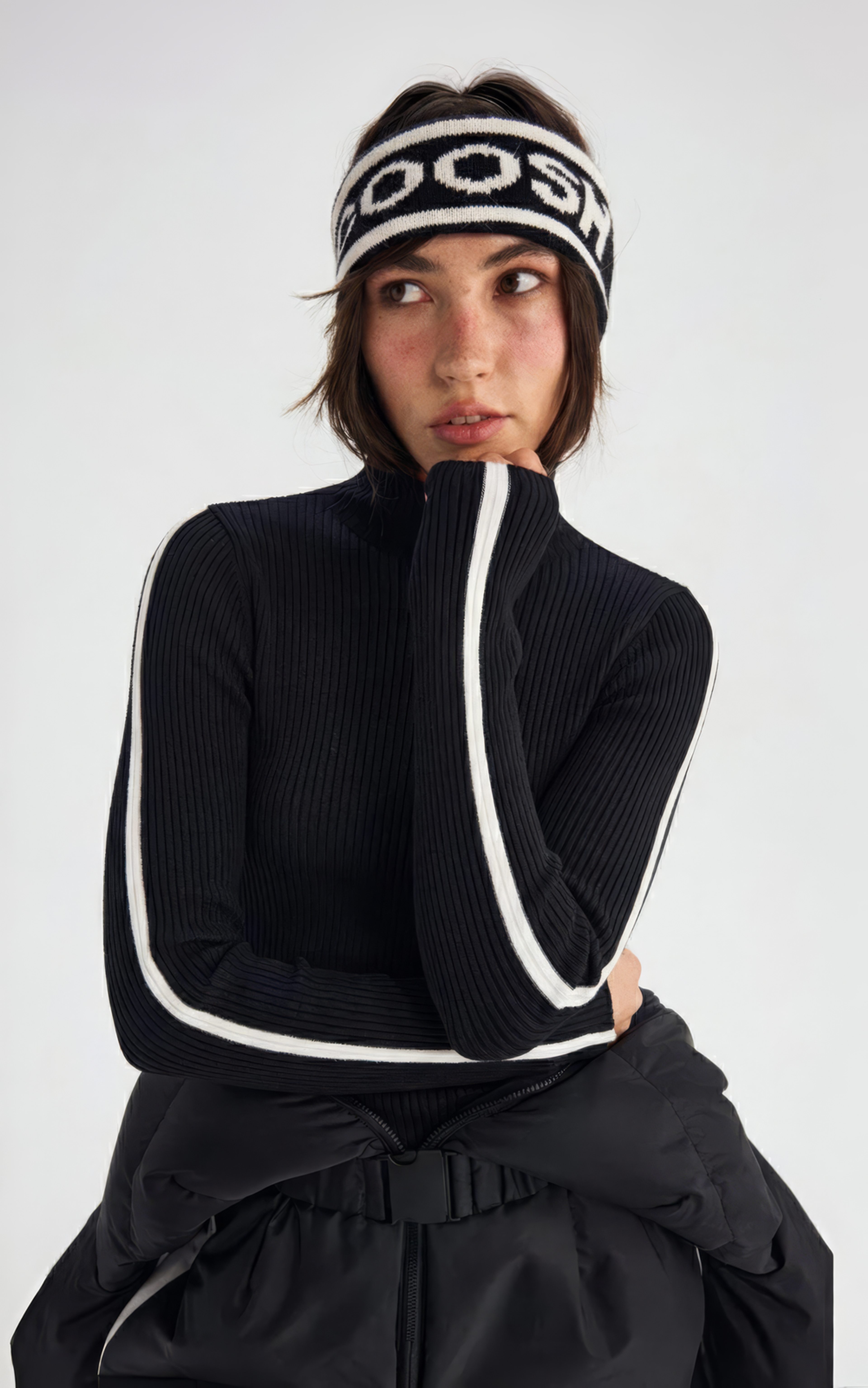 Лонгслів у рубчик із контрастною смужкою