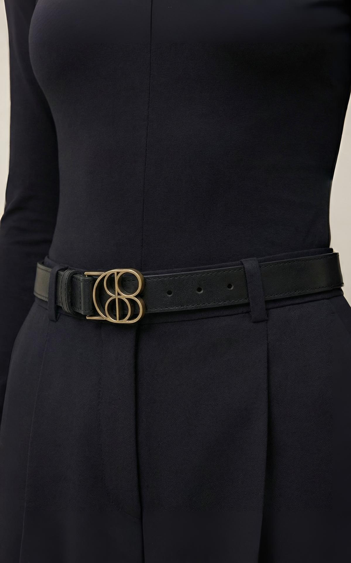 Ремінь шкіряний із брендованою пряжкою