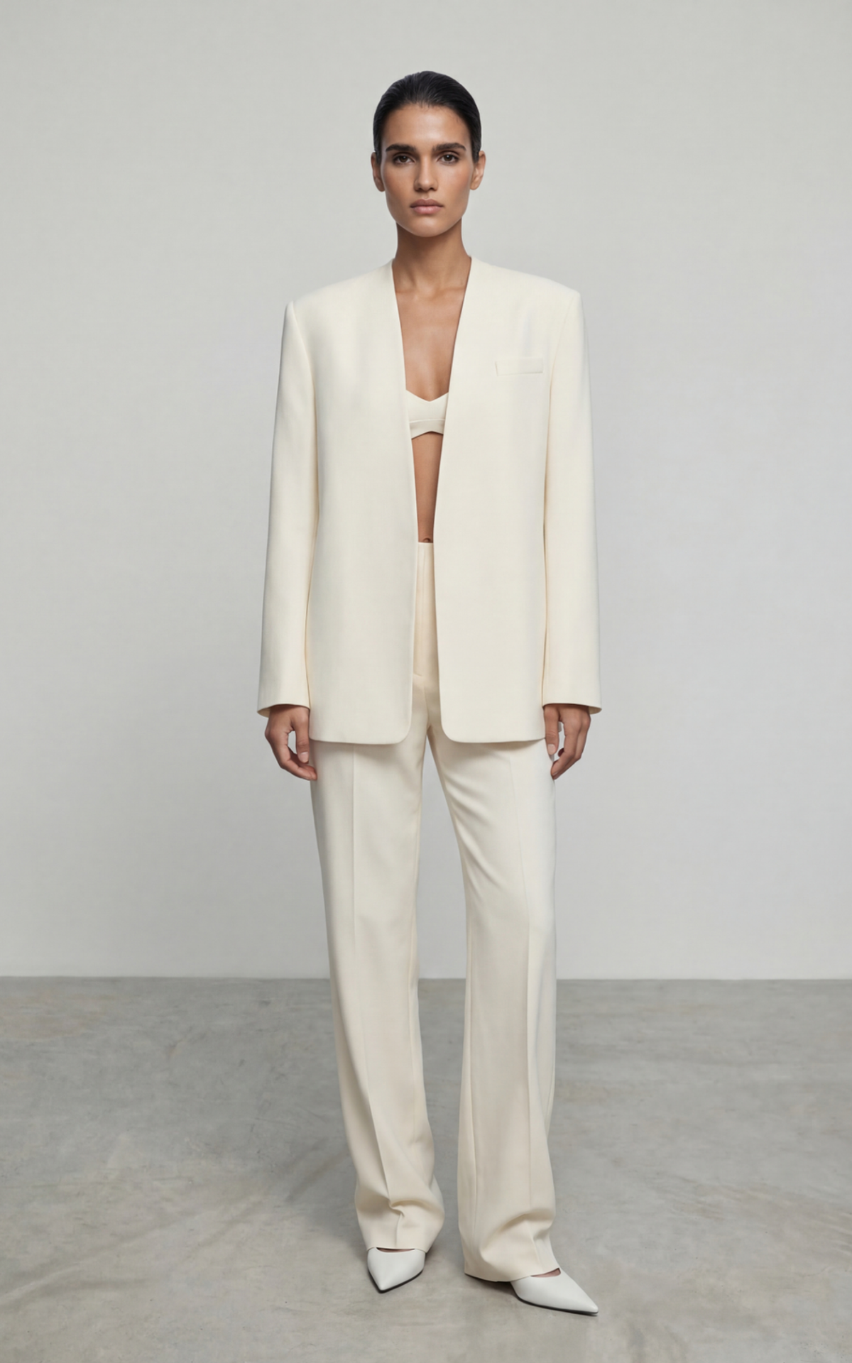 Штани приталеного крою зі стрілками