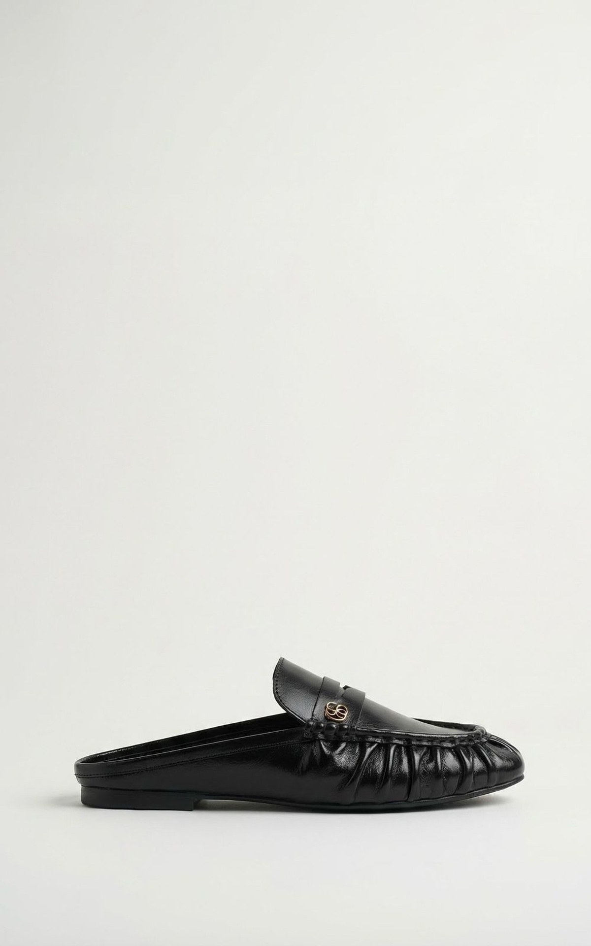 Лофери-мюлі з лакованої шкіри