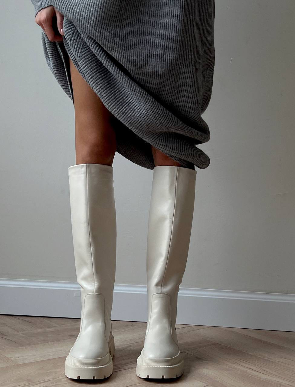 【Anyone more】[Fur lining] Milk Padding Platform Sole Boots Fur-lined Straight Leather Boots - Milky | COOSH
