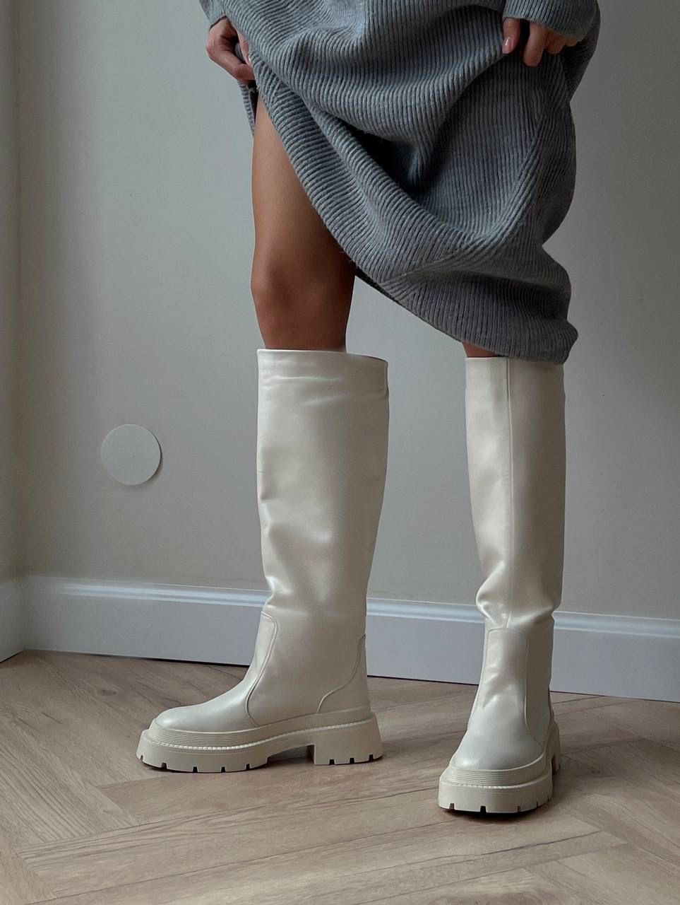 ブーツその他 Milk  Fur Boots Boots in suede and white mongolian fur - Paris Texas – Paris