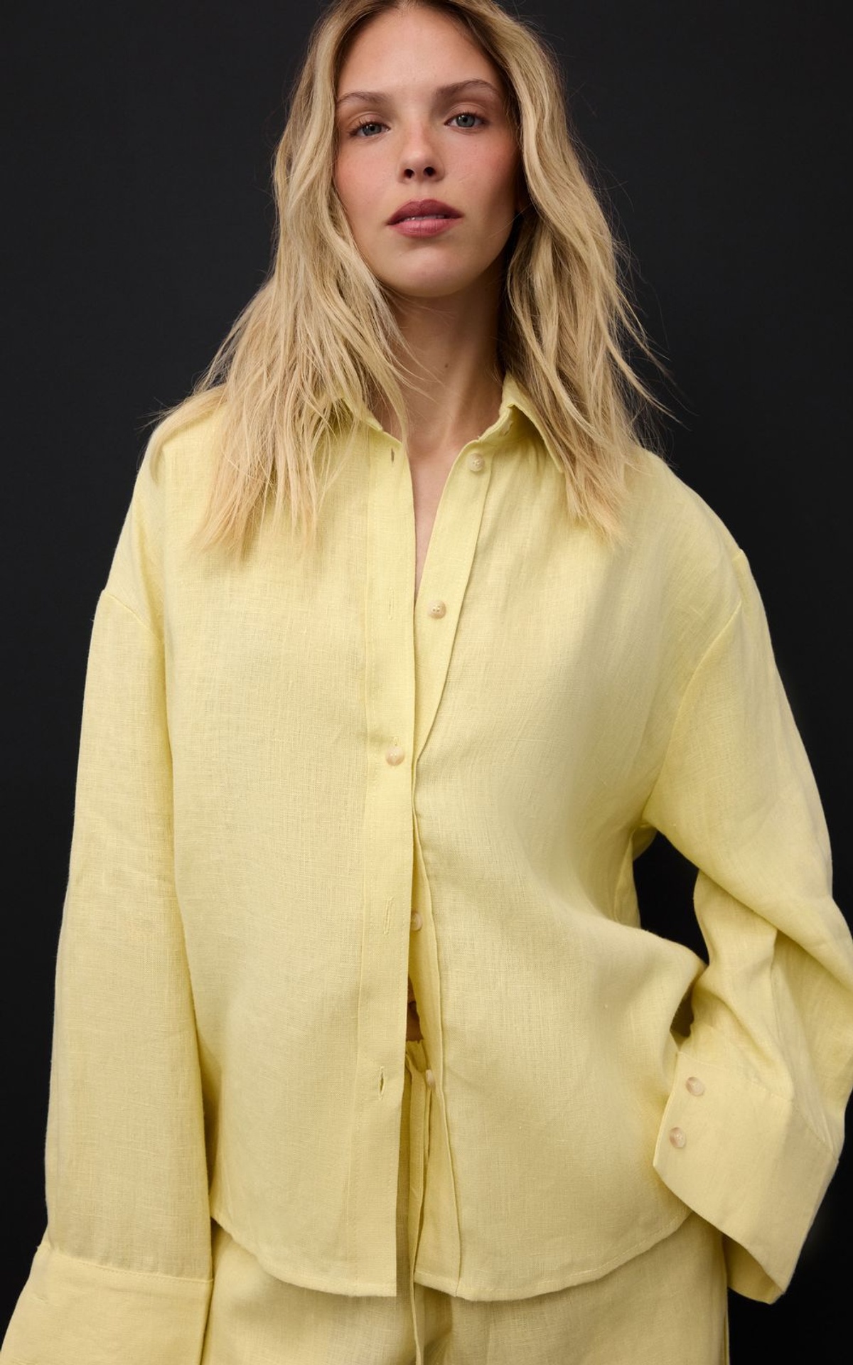 Linen Shirt with Accent Button Back