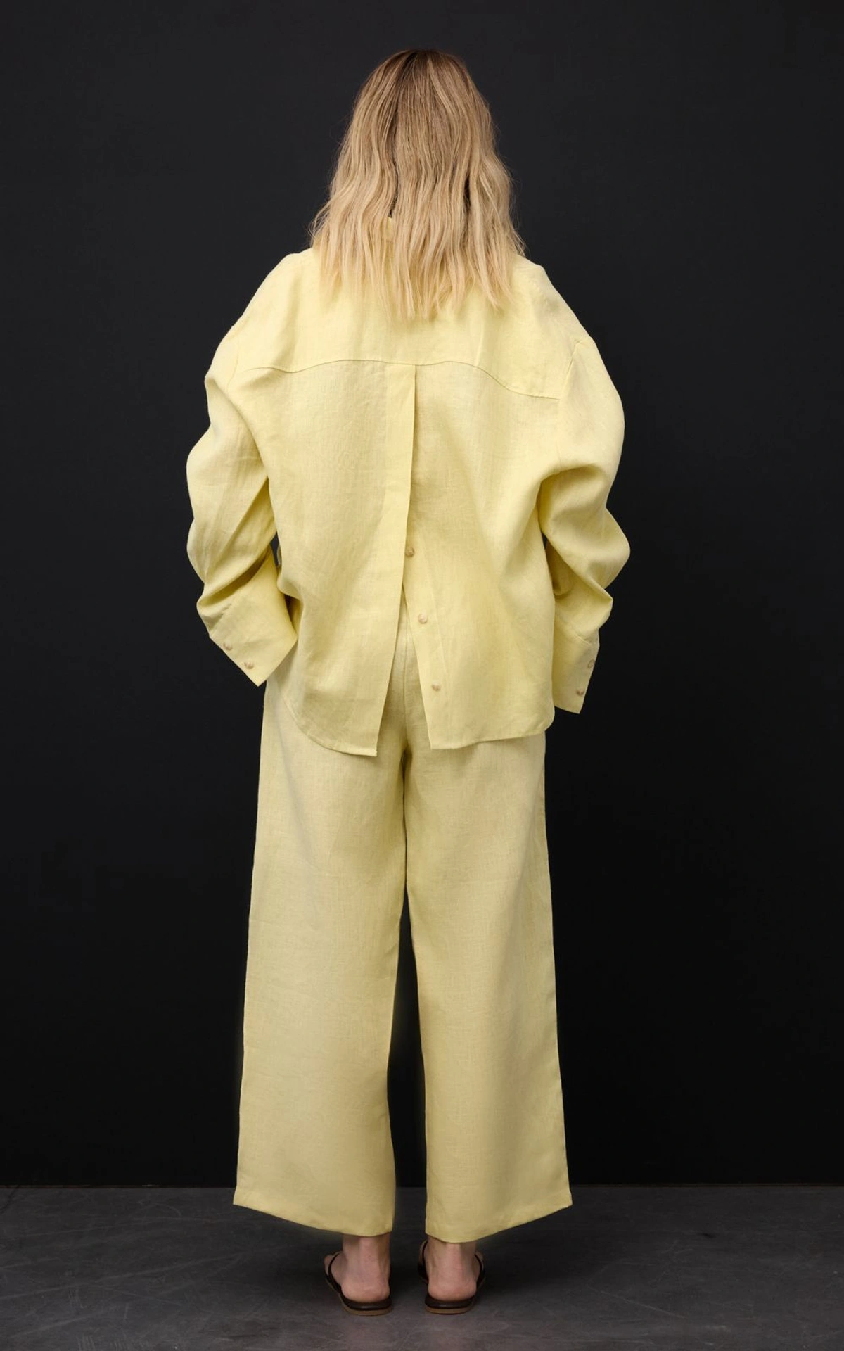 Linen Shirt with Accent Button Back